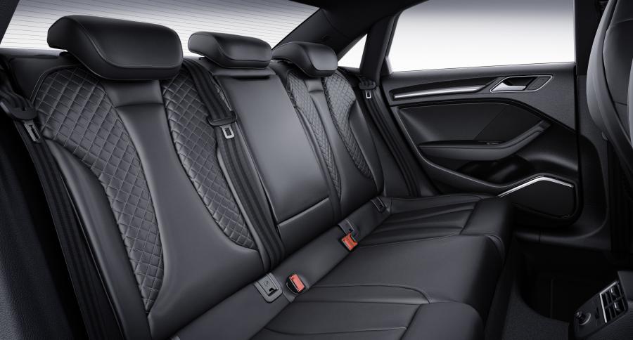Интерьер Audi S3 Sedan (8V) 2016 года  (WW) (фото 10 из 36)